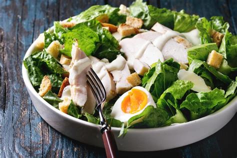 How does Greens with Chicken and Blue Cheese fit into your Daily Goals - calories, carbs, nutrition