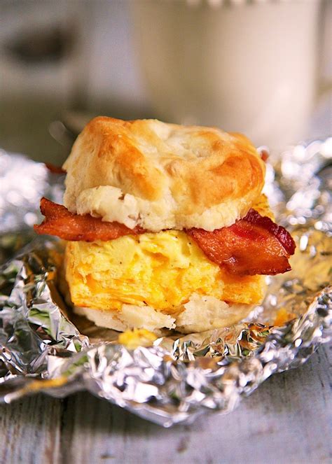 How does Grid Sand Brkf Biscuit Bacon Egg & Cheese fit into your Daily Goals - calories, carbs, nutrition