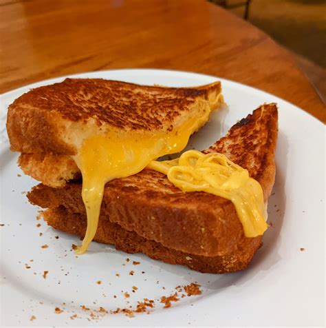 How does Grill Sand Grilled Cheese Texas Toast fit into your Daily Goals - calories, carbs, nutrition