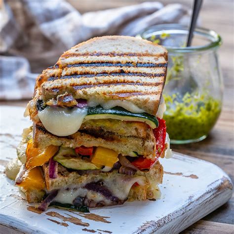 How does Grilled B-A-L-T Sandwich fit into your Daily Goals - calories, carbs, nutrition