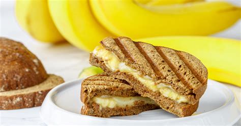 How does Grilled Banana Sandwiches fit into your Daily Goals - calories, carbs, nutrition