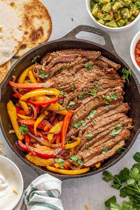 How does Grilled Beef Fajitas (1) fit into your Daily Goals - calories, carbs, nutrition