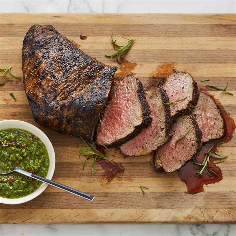 How does Grilled Beef Tri Tip fit into your Daily Goals - calories, carbs, nutrition