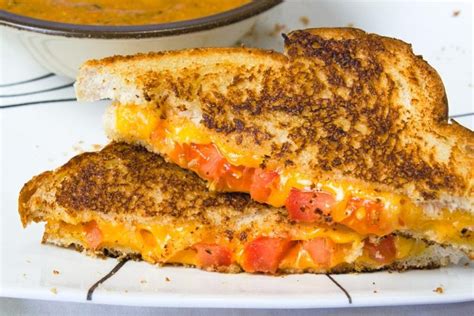 How does Grilled Cheese Tomato & Turkey (31818.5) fit into your Daily Goals - calories, carbs, nutrition