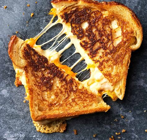 How does Grilled Cheese on Fresh Baked Bread fit into your Daily Goals - calories, carbs, nutrition