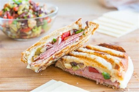 How does Grilled Chicken Muffuletta fit into your Daily Goals - calories, carbs, nutrition