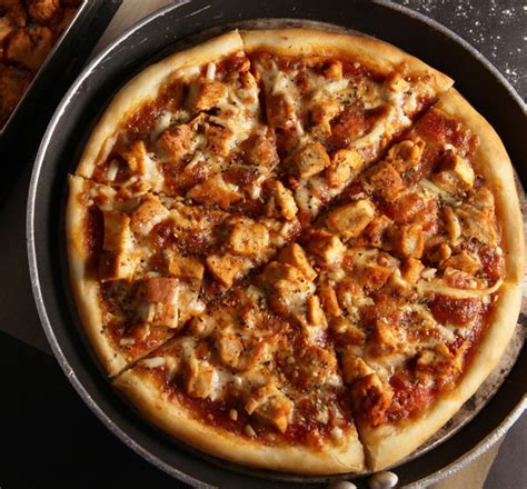 How does Grilled Chicken Pizza fit into your Daily Goals - calories, carbs, nutrition