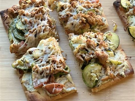 How does Grilled Chicken Roasted Vegetable Flatbread fit into your Daily Goals - calories, carbs, nutrition