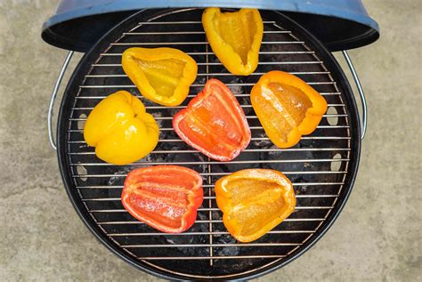 How does Grilled Green Peppers fit into your Daily Goals - calories, carbs, nutrition