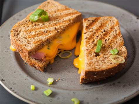 How does Grilled Ham and Cheese Sandwich fit into your Daily Goals - calories, carbs, nutrition