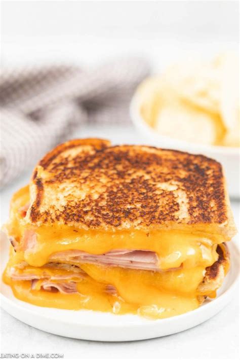 How does Grilled Ham and Cheese fit into your Daily Goals - calories, carbs, nutrition