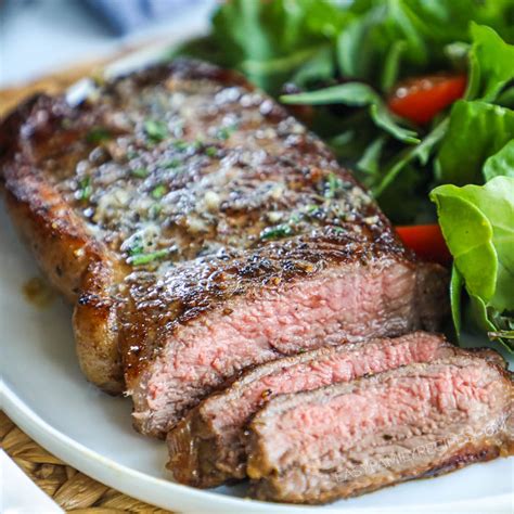 How does Grilled Hudson Valley Herb Steak (6929.10) fit into your Daily Goals - calories, carbs, nutrition