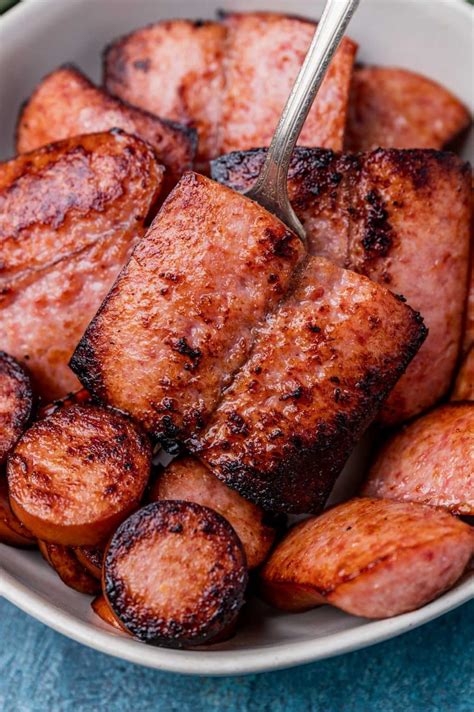 How does Grilled Kielbasa fit into your Daily Goals - calories, carbs, nutrition