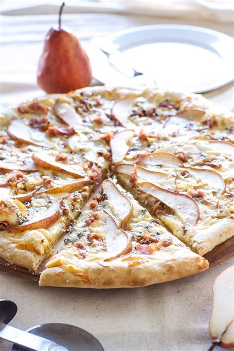 How does Grilled Pear, Almond and Gorgonzola Pizza fit into your Daily Goals - calories, carbs, nutrition