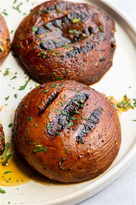 How does Grilled Portobello Mushroom fit into your Daily Goals - calories, carbs, nutrition