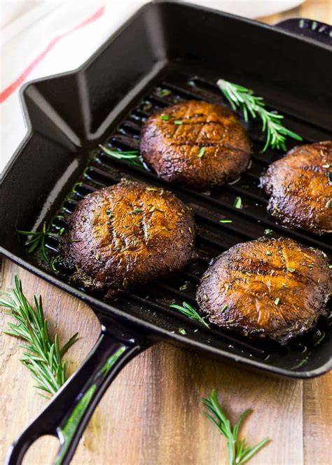 How does Grilled Portobello Mushrooms fit into your Daily Goals - calories, carbs, nutrition