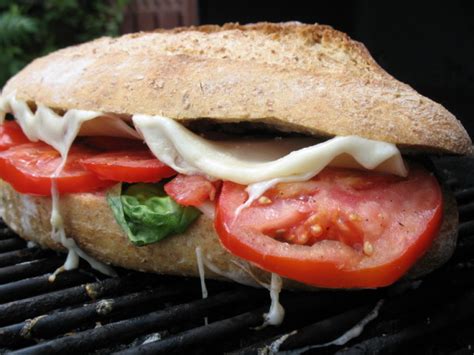 How does Grilled Provolone Tomato Cucumber fit into your Daily Goals - calories, carbs, nutrition