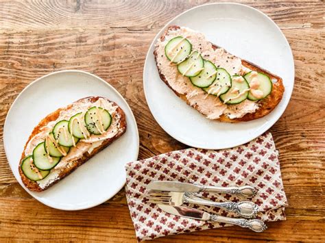 How does Grilled Salmon Tartine (74840.0) fit into your Daily Goals - calories, carbs, nutrition