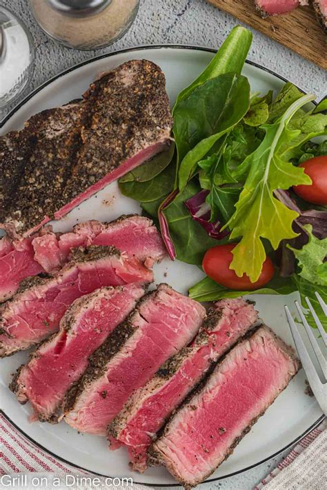 How does Grilled Tuna fit into your Daily Goals - calories, carbs, nutrition