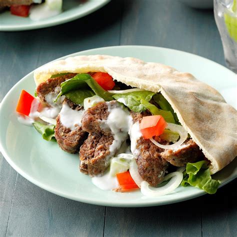 How does Ground Beef Gyros fit into your Daily Goals - calories, carbs, nutrition