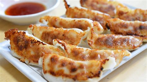 How does Gyoza (34113.2) fit into your Daily Goals - calories, carbs, nutrition