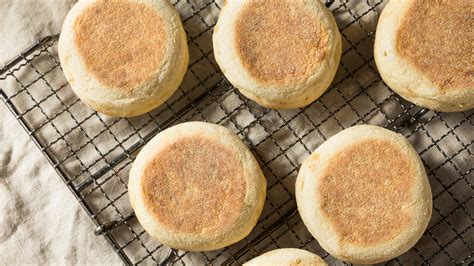 How does Half English Muffin fit into your Daily Goals - calories, carbs, nutrition