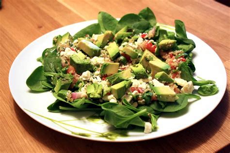 How does Half Spinach Power Salad fit into your Daily Goals - calories, carbs, nutrition