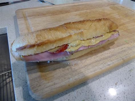 How does Ham, Provolone Baguette fit into your Daily Goals - calories, carbs, nutrition