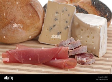 How does Ham, Salami and Dijon Kaiser fit into your Daily Goals - calories, carbs, nutrition