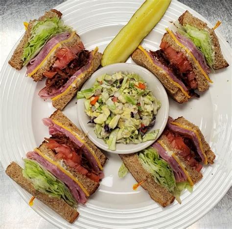 How does Ham American Cheese Club on Rye, with Baby Carrots fit into your Daily Goals - calories, carbs, nutrition