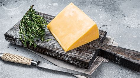 How does Ham Cheddar on White fit into your Daily Goals - calories, carbs, nutrition