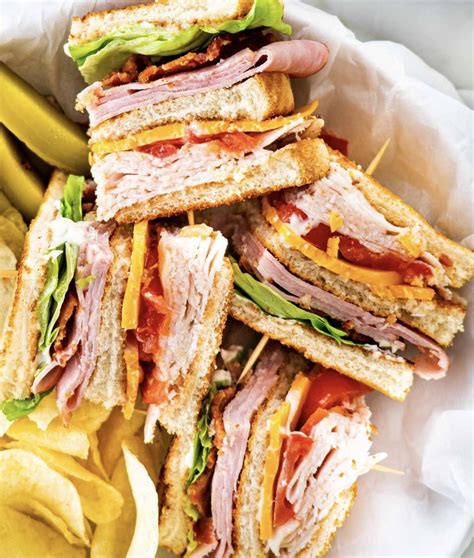 How does Ham Club Loafer Sandwich fit into your Daily Goals - calories, carbs, nutrition