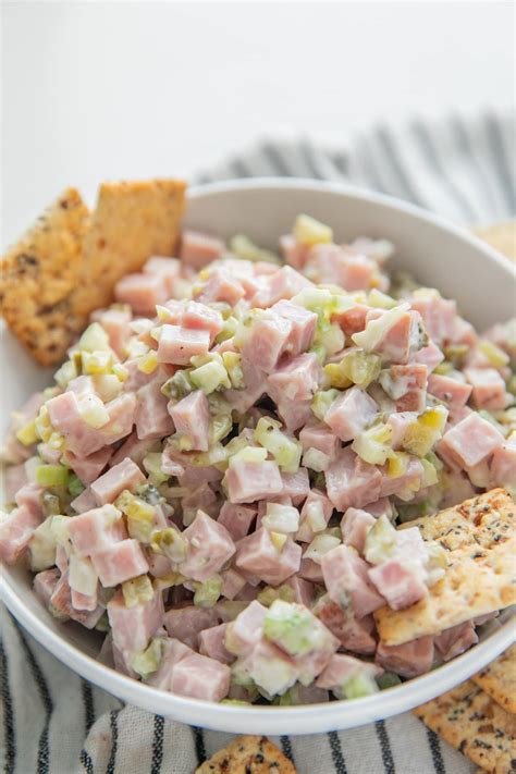 How does Ham Salad Bloomer fit into your Daily Goals - calories, carbs, nutrition