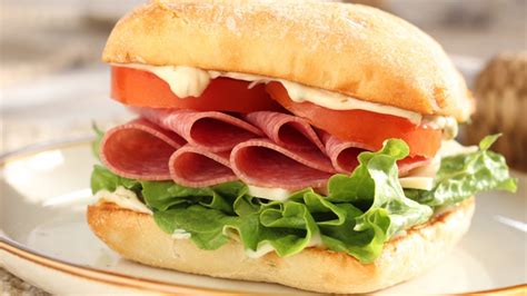 How does Ham and Salami on a White Bun fit into your Daily Goals - calories, carbs, nutrition