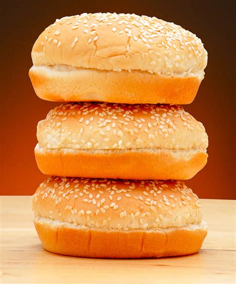 How does Hamburger Buns fit into your Daily Goals - calories, carbs, nutrition
