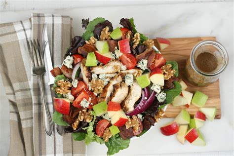 How does Harvest Salad with Grilled Chicken (27799.1) fit into your Daily Goals - calories, carbs, nutrition