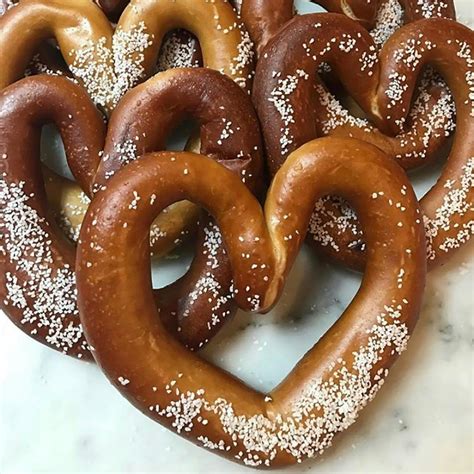 How does Heart Shaped Soft Pretzel fit into your Daily Goals - calories, carbs, nutrition