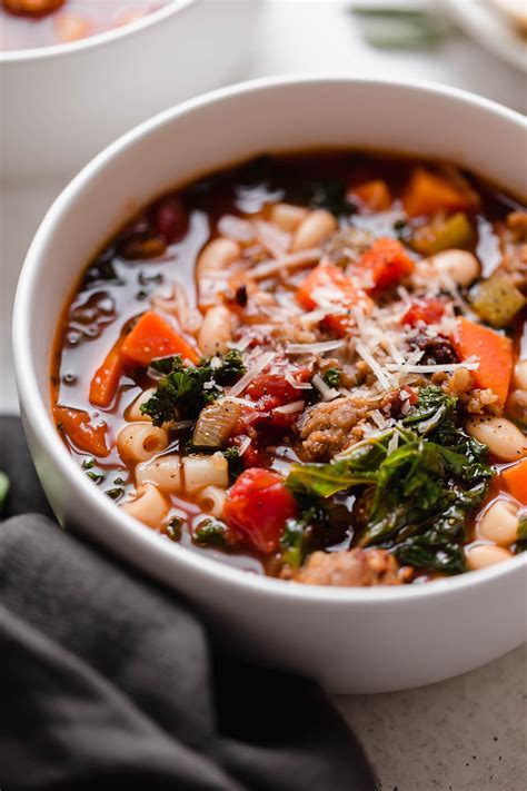 How does Hearty Minestrone Soup fit into your Daily Goals - calories, carbs, nutrition