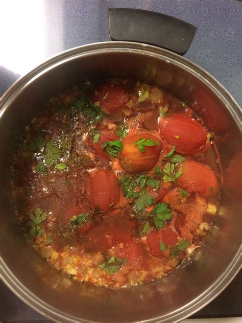 How does Hearty Tomato Soup fit into your Daily Goals - calories, carbs, nutrition