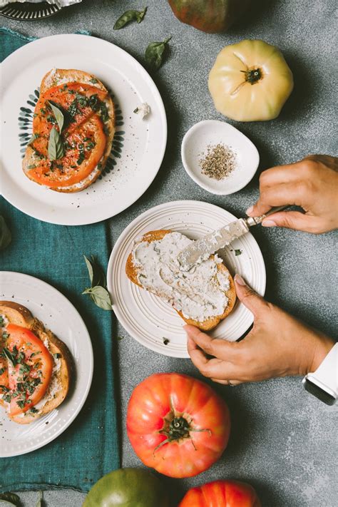 How does Heirloom Tomato and Borsin Toast fit into your Daily Goals - calories, carbs, nutrition