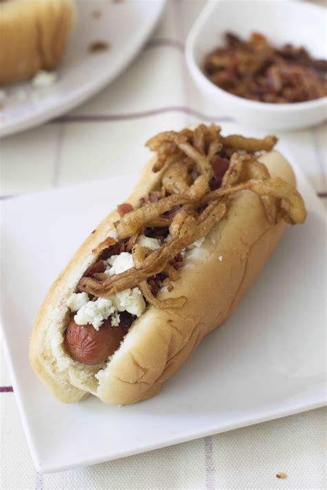 How does Herta Hotdog with Fried Onions fit into your Daily Goals - calories, carbs, nutrition