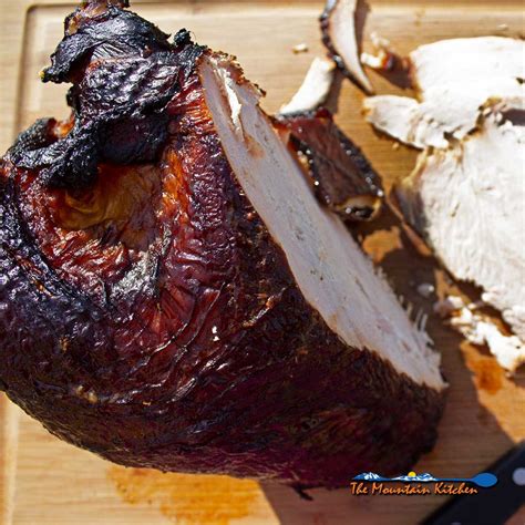 How does Hickory Smoked Turkey Breast fit into your Daily Goals - calories, carbs, nutrition