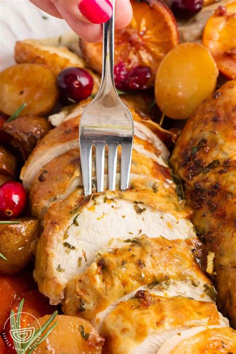 How does Holiday Chicken Breast fit into your Daily Goals - calories, carbs, nutrition