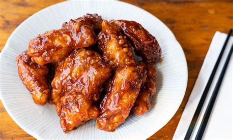 How does Honey BBQ Wing Sauce fit into your Daily Goals - calories, carbs, nutrition