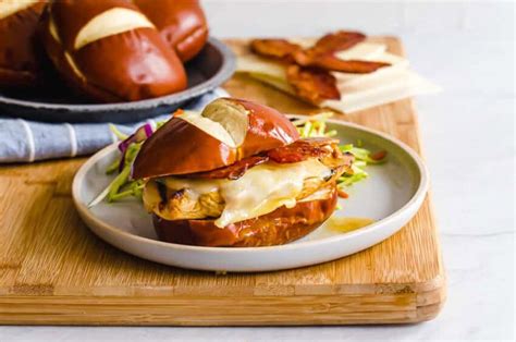 How does Honey Dijon Chicken Sandwich (6857.0) fit into your Daily Goals - calories, carbs, nutrition