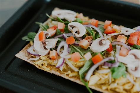 How does Honey Mustard Flatbread fit into your Daily Goals - calories, carbs, nutrition