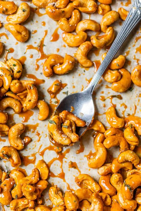 How does Honey Roasted Cashews fit into your Daily Goals - calories, carbs, nutrition