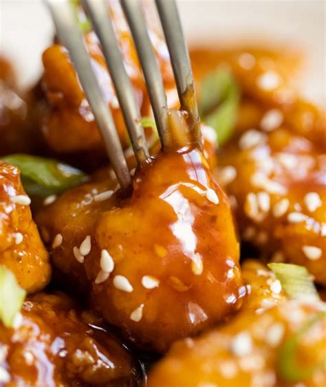 How does Honey Sriracha Chicken Small fit into your Daily Goals - calories, carbs, nutrition