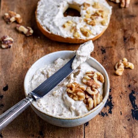 How does Honey Walnut Cream Cheese Spread fit into your Daily Goals - calories, carbs, nutrition
