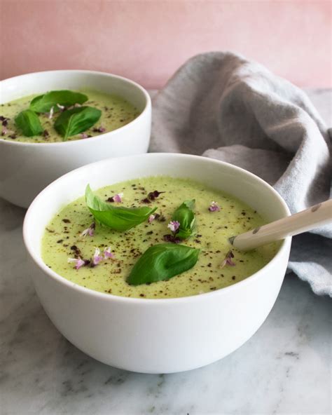 How does Honeydew Gazpacho fit into your Daily Goals - calories, carbs, nutrition